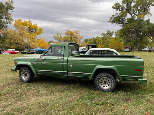 1975 Jeep J 10 4 X 4 truck